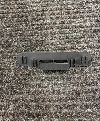 Volkswagen Tiguan Holder (bracket) 5Q0937546