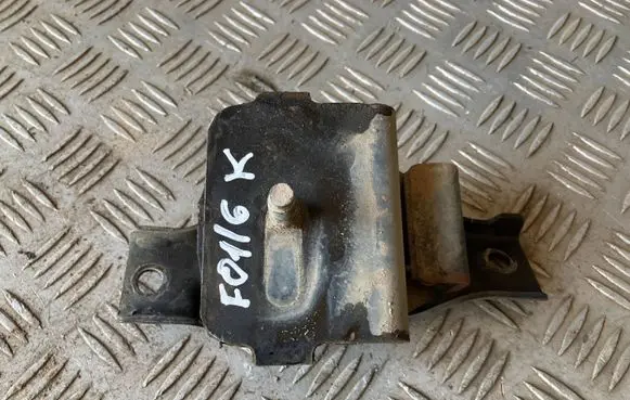 Subaru Forester SF Engine mount bracket