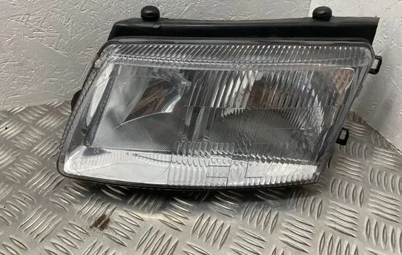Volkswagen PASSAT B5 Headlight/headlamp 084411105L
