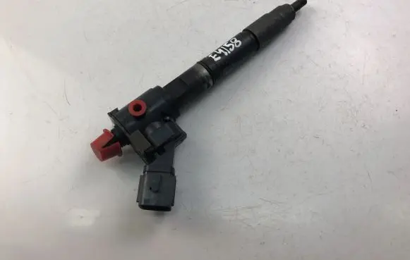 Volvo V70 Fuel injector 31405404