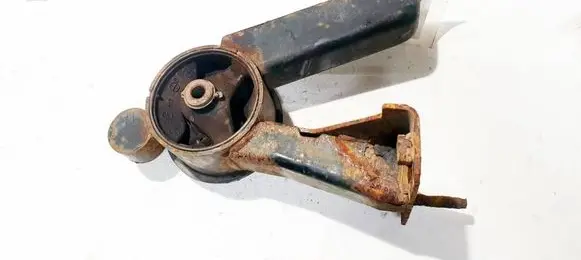 Suzuki Swift I Engine mount bracket