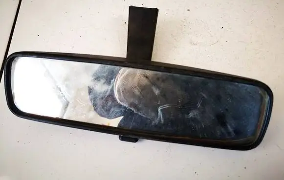 Rear view mirror (interior)