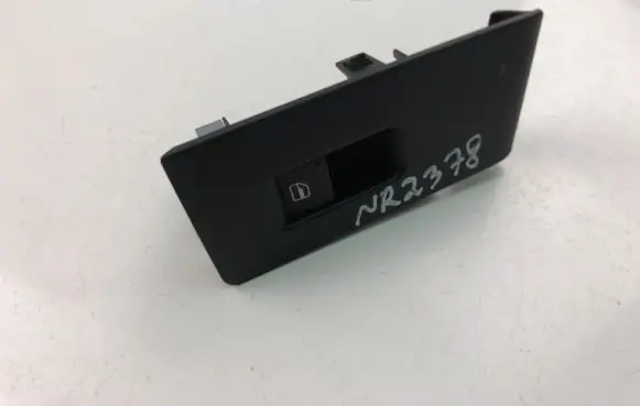 Volkswagen PASSAT B7 Electric window control switch 3AA868749