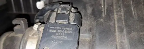 Suzuki Swift I Mass air flow meter mb1974003090