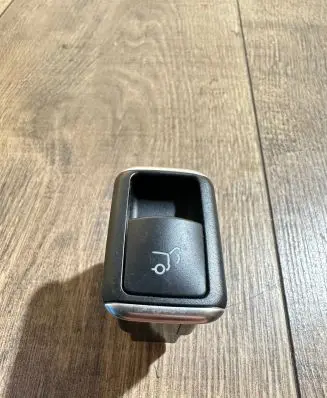 Mercedes-Benz GL X166 Tailgate opening switch A1668707610 10022012 10076442