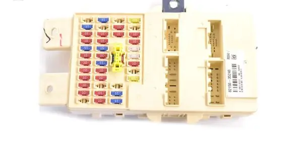 Toyota C-HR I Fuse box set 8215035240
