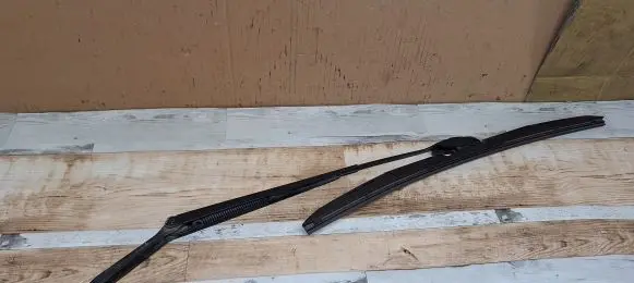 Ford Focus Front wiper blade arm XS4117527AB