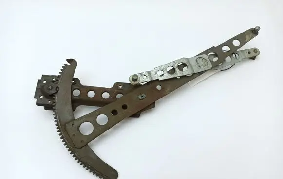 Volvo 240 Front door manual window regulator 