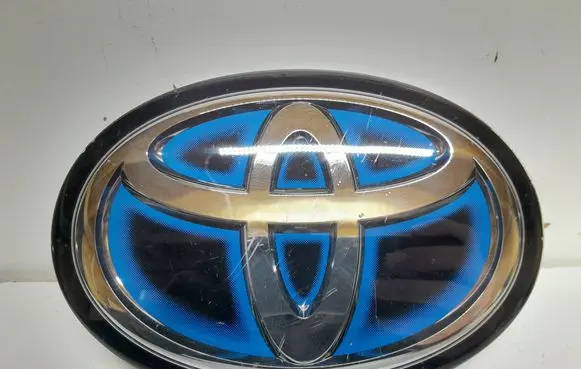 Toyota Corolla E210 E21 Manufacturer badge logo/emblem 9097502136 9097502124