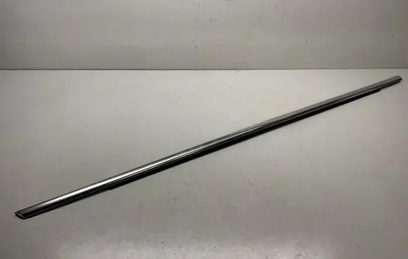 Volvo XC60 Front door glass trim molding
