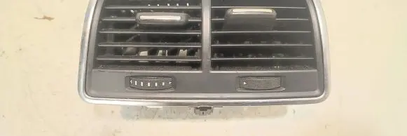 Rear air vent grill