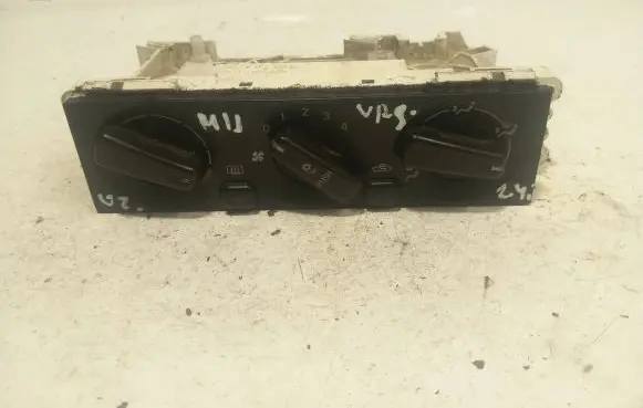 Mitsubishi Space Wagon Climate control unit MR398658 010301
