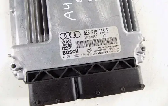 Audi A4 S4 B7 8E 8H Engine control unit/module 8E0910115H 8e0910115h
