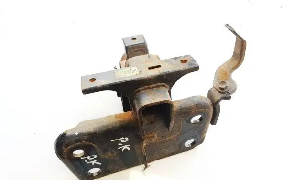 Toyota RAV 4 (XA30) Engine mount bracket