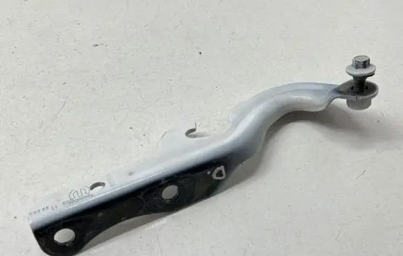 Engine bonnet/hood hinges