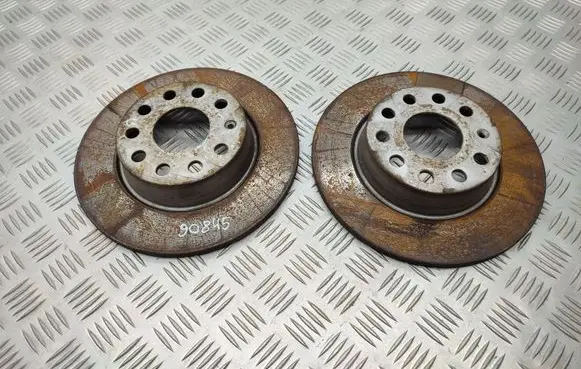 Volkswagen Golf VII Rear brake disc