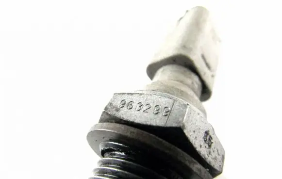 Ford Focus Oil pressure sensor 963299