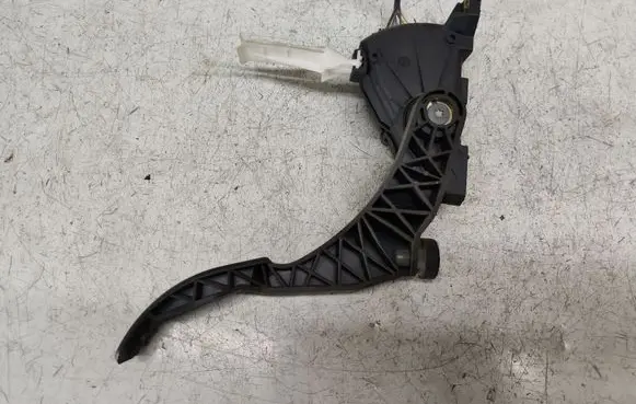 Audi A3 S3 8L Accelerator throttle pedal 1J1723503S