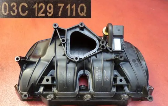 Volkswagen Golf V Intake manifold 03C129711Q 0281002401