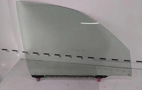 Toyota RAV 4 (XA20) Front door window glass four-door 43R00014 DOT23 NSGM408