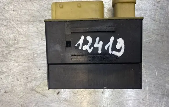 Peugeot 308 Glow plug pre-heat relay 9662570880 018010953 08090440502