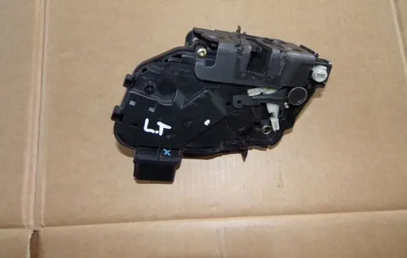 Ford C-MAX I Rear door lock