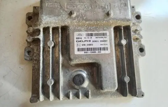 Ford Focus Engine control unit/module BV6112A650AGK 28383937 97RI010012