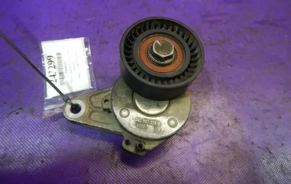 Skoda Octavia Mk3 (5E) Timing belt tensioner 04L903315D