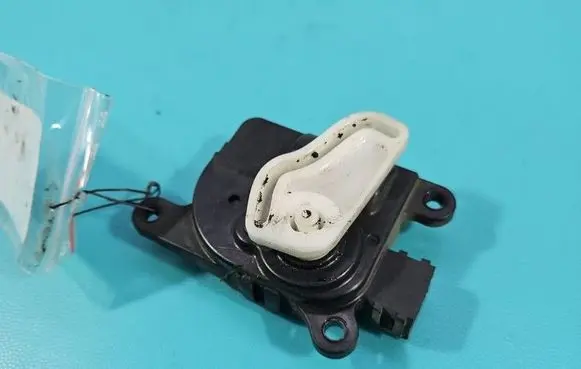 Hyundai H-1, Starex, Satellite A/C air flow flap actuator/motor 979424H000 IMPRK1567199