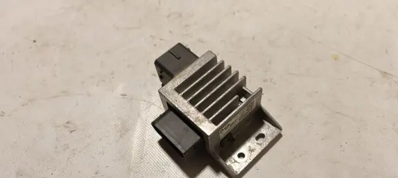 Renault Megane IV Glow plug pre-heat relay 271203982R