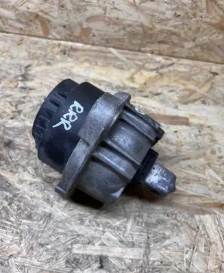 BMW 7 F01 F02 F03 F04 Engine mount bracket 6777374 677737401 22116777374