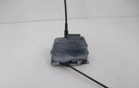 Renault Megane II Rear door lock 028430
