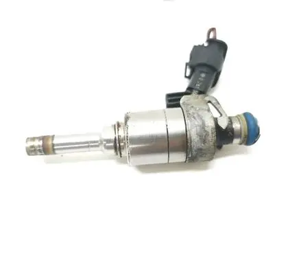 Skoda Octavia Mk2 (1Z) Fuel injector 06H906036H