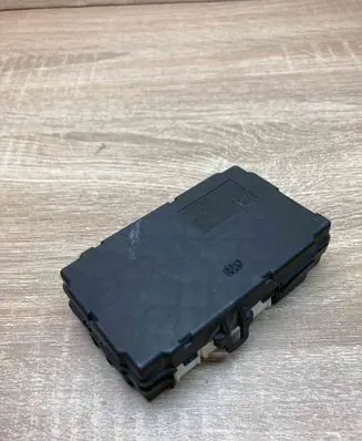 Toyota Avensis T220 Fuse box set 8264105011 05810530