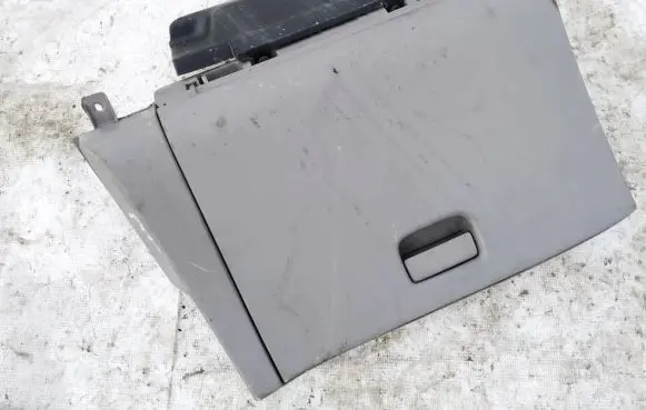 Nissan Almera Tino Glove box 68108bu200 681084u200