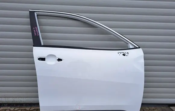 Toyota Corolla Cross Front door