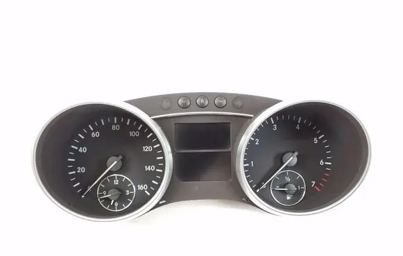 Speedometer (instrument cluster)