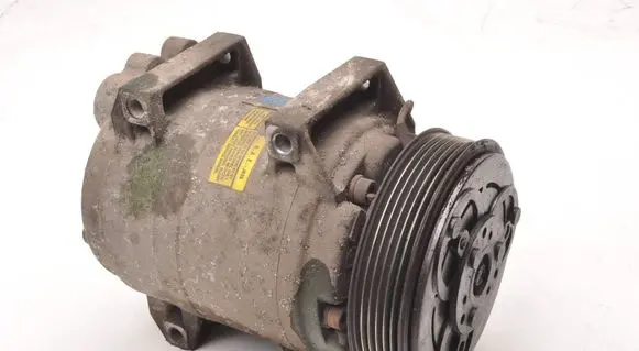 Volvo V70 Air conditioning (A/C) compressor (pump) 30665339