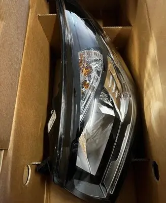 Renault Trafic III (X82) Headlight part 