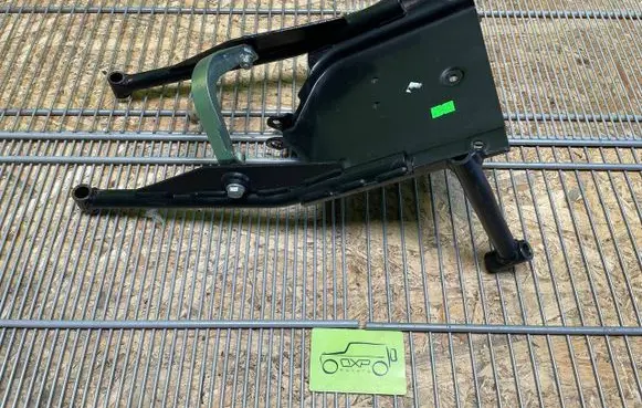 Mercedes-Benz G W461 W463 1st Gen Steering rack mounting bracket A4634600435 4634600435