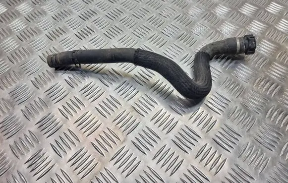 Coolant pipe/hose