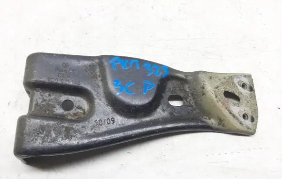 Volkswagen PASSAT B6 Fender mounting bracket 3C0821142
