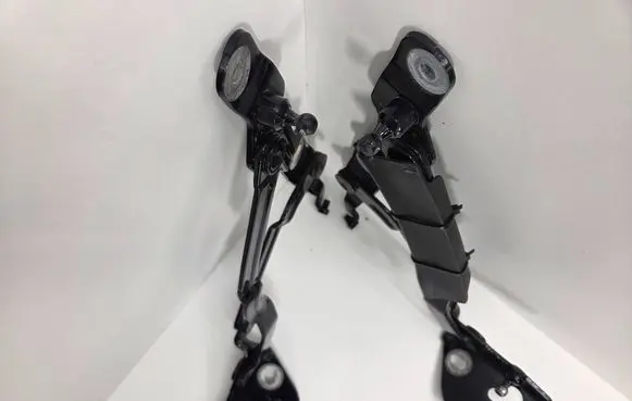 Audi A4 S4 B5 8D Tailgate/trunk/boot hinge 3B5827301A 3B5827302A