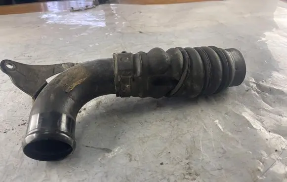 Ford Focus Intercooler hose/pipe AV616C750AE