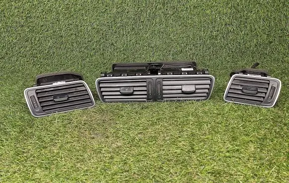 Volkswagen PASSAT B7 Dash center air vent grill 3AB819702A