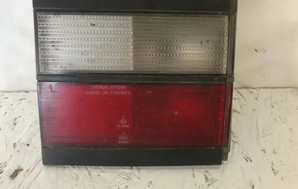 Volkswagen PASSAT B3 Tailgate rear/tail lights 333945107