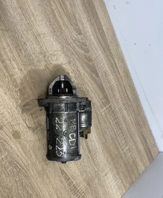 Mercedes-Benz Vito Viano W638 Starter motor 0051511301 D7R28