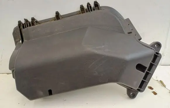 Porsche Macan (95B) Air filter box cover 95B907613