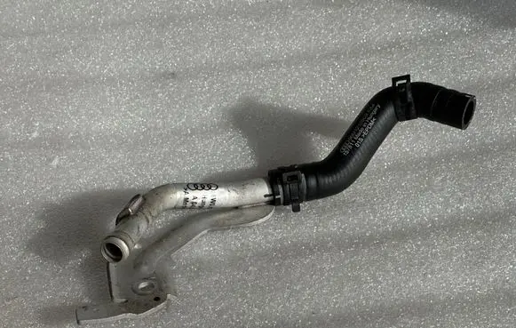 Coolant pipe/hose