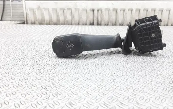 BMW 5 E39 Indicator stalk 8352172